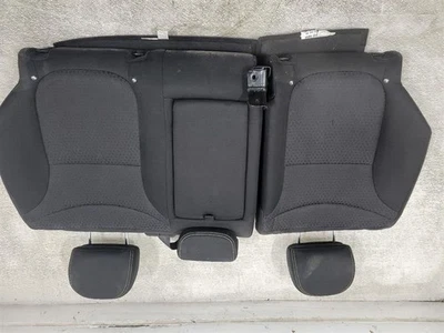 Porción de asiento superior trasero Kia Soul 2014-2016 - tela negra con costuras amarillas Foto 1 de 4