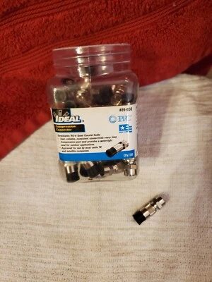 Cable connection screws - Image 1 of 3