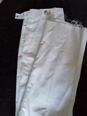  WHITE CHEF PANTSSIZE 28-30 CHEF,  WAIT STAFF  RESTURANT, LAB,  OR LOOKING GOOD - Image 1 of 4