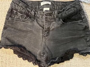 Girl's MUDD High Waisted Midi Black Denim Jean Shorts Size 12 EUC - Picture 1 of 3