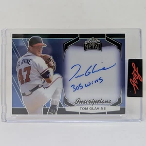 Tom Glavine 2024 Hoja Metal Inscripciones En Tarjeta Autógrafo 305 Ganancias Salón de la Fama Firmado - Imagen 1 de 2