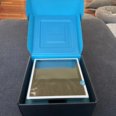 Amazon Echo Show 1st Generation Smart Speaker Display MW46WB White - Image 1 of 4