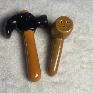1991 Hammer and Mallet ceramic salt and pepper shakers 2-1/4" a pair - Picture 1 of 11