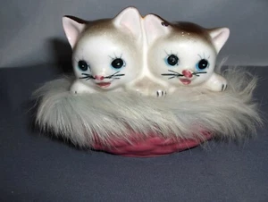 Vintage Bradley California Creations Cat Figurine 2 Kittens Pink Basket Blue Fur - Picture 1 of 4