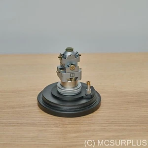 Huber 1002 goniometer plus XY precision adjustment stage, with wrench - Bild 1 von 7