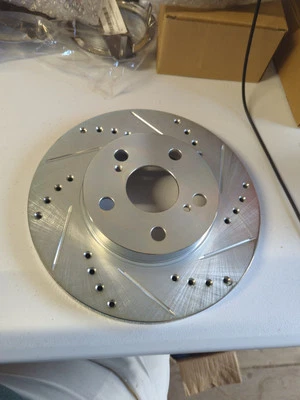 Drilled And Slotted Front Rotors (Pair L+R) 2004-2009 Toyota Prius 31377 - Imagem 1 de 2