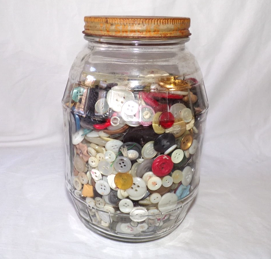 VINTAGE GLASS BARREL QUART JAR filled with vintage   BUTTONS - Image 1 of 4