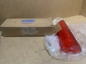 Ford D7LY-13450-A Right Passenger Side Tail Light Lens -- 1977-1979 Mark V - NOS - Bild 1 von 6
