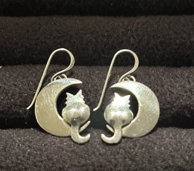 Pendientes de gancho colgantes de media luna de gato caprichosos FF de colección 925 de Foto 1 de 4