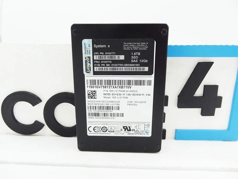 SSD LENOVO MZILS1T6HEJH-000V3 1,6 TB SAS PM1635a 12 Gb/s 2,5 pulgadas Foto 1 de 1