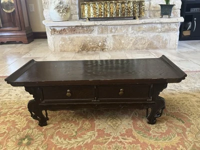 Antigua mesa de altar china de palisandro Foto 1 de 4