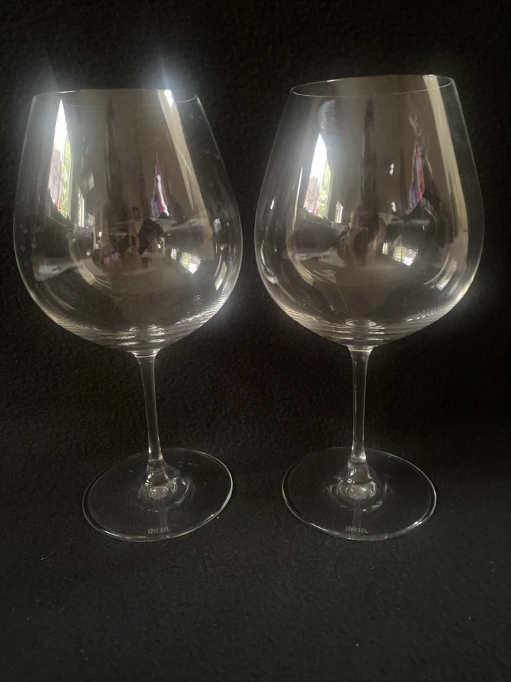  2 - Copas de vino tinto/pino RIEDEL Pinot Noir.  Foto 1 de 4