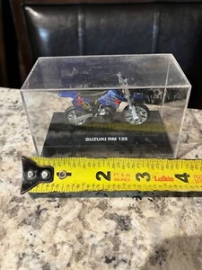 NewRay Suzuki RM125 Mini Bike Motorcycle White 1:32 Scale Die-Cast With Case - Picture 1 of 4