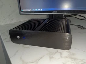 Schlanker robuster Mini ITX PC mit I7 8700T, 32gb Ram - Bild 1 von 9