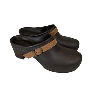 Crocs Sarah Clogs Women Size 8 Suede Strap & Buckle Brown Espresso Boho Timeless - Picture 1 of 6