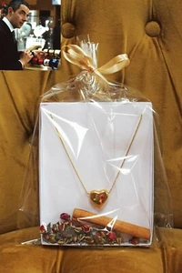 LOVE ACTUALLY Style Christmas Gift Wrapping with Heart Necklace and Box - Picture 1 of 12