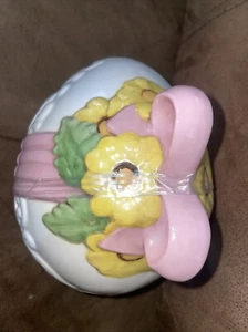 Easter egg Candy Holder - Picture 1 of 21