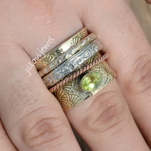 Peridot Oval Cut Gemstone 925 Sterling Silver Spinner Ring - Picture 1 of 6