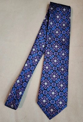 Corbata Irvine Park All Silk púrpura azul floral geométrica Foto 1 de 4