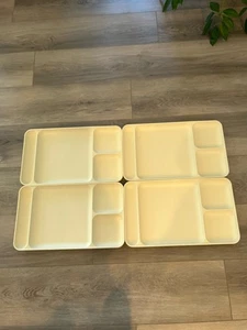 Vintage Tupperware #1535 Beige Almond Lunch Divided Food Trays 15"x9" Lot Of 4 - Picture 1 of 3