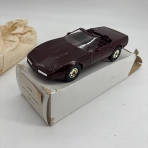 Chevrolet Corvette 1988 rojo oscuro convertible plástico demo modelo coche - Imagen 1 de 9