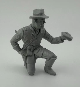 Binoculares Marx La Batalla de la Guerra Civil Azul y Gris Soldado Gris Arrodillado - Imagen 1 de 2
