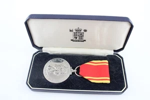 Boxed Er II Fire Brigade Long Service Medal To Firefighter Michael Smith - Picture 1 of 7