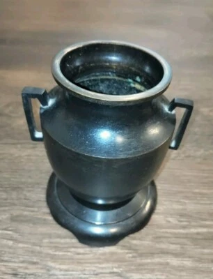 Jarrón antiguo japonés Meiji jarrón de bronce negro con asas Foto 1 de 4