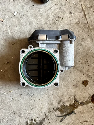 Cuerpo del acelerador BMW 325i 330i 525i 530i E60 E90 N52 Z4 OEM 13.54 7 516 946-04 Foto 1 de 3