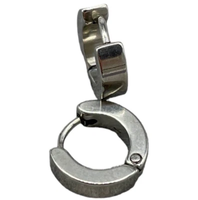Orecchini Cerchietti chiusura a scatto in acciaio inox color argento uomo donna. - Immagine 1 di 4