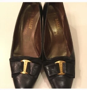 Bally Gold Bow Marnesa Women 2 1/2E Classic Black Patent Leather Heel Pump VTG - Picture 1 of 6