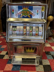 Casino Crown, "Jackpot" Slot Machine - Picture 1 of 6