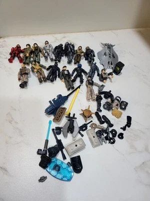 Lot of Mega Construx Call Of Duty Figures plus Accessories - Image 1 of 4
