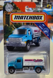 Camión de leche con bomba de gasolina Matchbox MBX Service 2/20 - Imagen 1 de 3