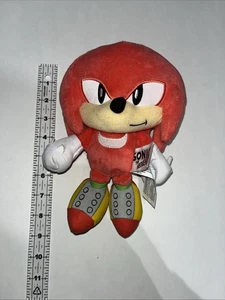 Sonic the Hedgehog Knuckles 8 Zoll Plüschtier - Jazwares - kleiner Riss auf dem Rücken - Bild 1 von 3