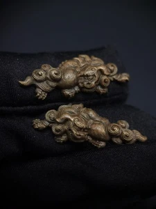 Japanese Type Ancient copper Lion Dog Menuki for wakziashi, Y146 - Foto 1 di 9