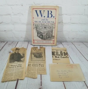 W.B And The Big Black Kofferraum von Eleanor L. Niedeck mit Zeitungsausschnitten, 1980 - Bild 1 von 10