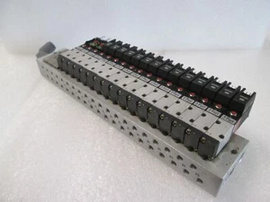 Humphrey, HA040E1, 3 Port Valve Assy, H040M 20A Manifold Block, 17 Valves, Used - Picture 1 of 6