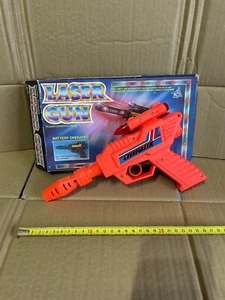PISTOLA LASER GUN SPAZIALE a batteria VINTAGE ANNI 80 Blaster BOOTLEG Star Wars - Picture 1 of 14
