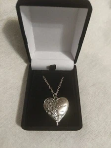 Fehlgeburt Totgeburt Geschenk Engel Herz Denkmal Anhänger Andenken Halskette mit Box - Bild 1 von 6