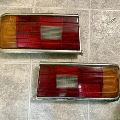 Luz trasera derecha/izquierda BMW E12 528i 530i 1978-81 2206R 2206L para piezas Foto 1 de 4