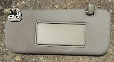 Nissan Murano 2009-2014 OEM Gray LH Lighted Sunvisor Driver Side Sun Visor Cloth - Image 1 of 2
