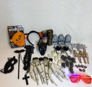 Halloween Set Gelenkskelett Hände Totenköpfe Spinnen Mäuse Deko Zubehör - Bild 1 von 14