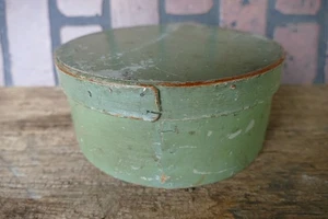 Antigua caja despensa madera doblada primitiva siglo XIX pintura verde original 7 pulgadas de diámetro. - Imagen 1 de 5