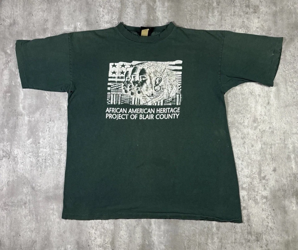 Camiseta de Colección Arte Herencia Afroamericana Verde Envejecida Años 90 Talla XL Foto 1 de 4