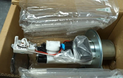 Nuevo conjunto de bomba de combustible para Suzuki GSXR1000 GSX-R1000 2007-2011 15100-21H01 Foto 1 de 4