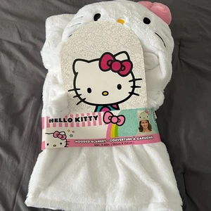 Hello Kitty Hooded Blanket 40 x 60 Plush - Picture 1 of 2
