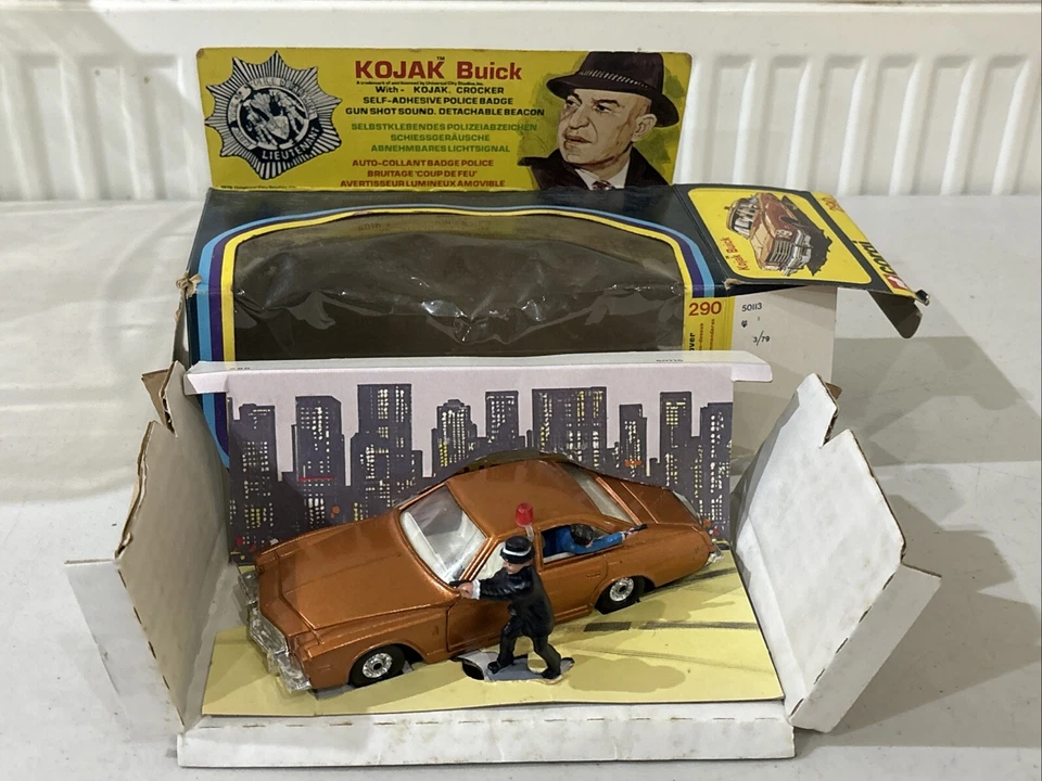 Corgi Kojak Buick 1976 vintage. 290. Caja y figura originales. Buen estado Foto 1 de 4