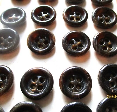 Neu: Je 8 Büffelhornknöpfe, 22-23 mm, verschiedene Farben, Damen, Herren, Kinder - Bild 1 von 4