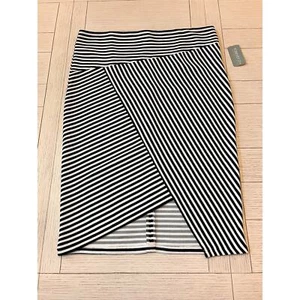 NWT Forever 21+ blk & white stripe knee length pencil skirt. Sz 1X - Picture 1 of 6